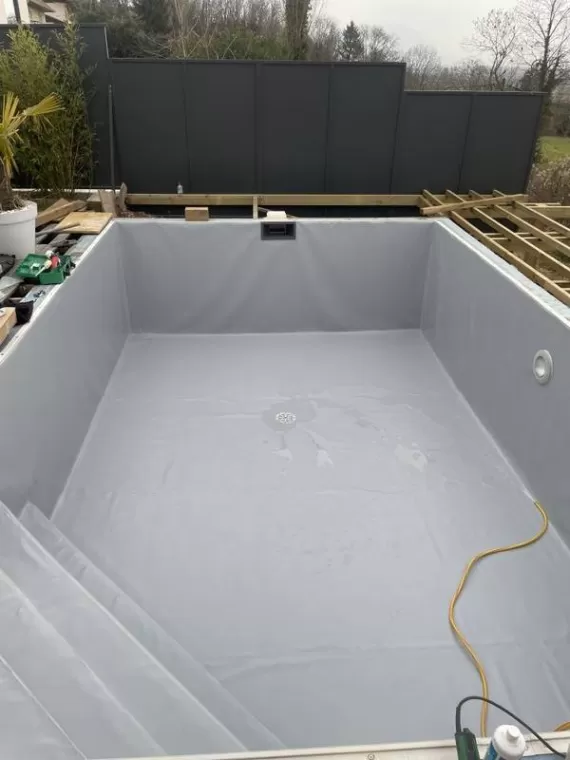 Pose de PVC armé pour piscine à Scionzier, Scionzier, Garden Art