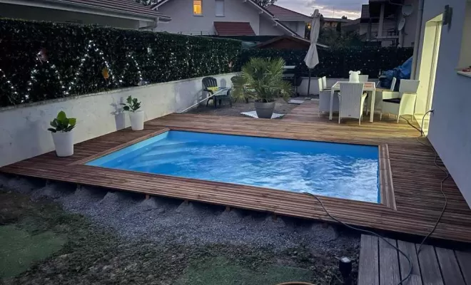 Aménagement de petite piscine privée avec éclairage extérieur, Scionzier, Garden Art
